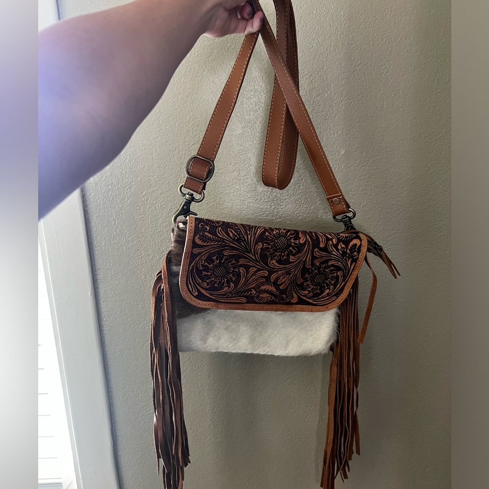 Myra crossbody